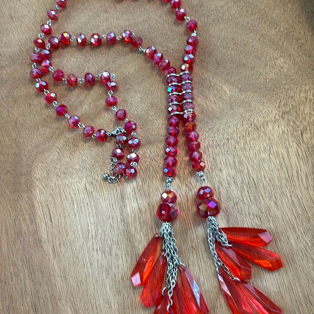 Gorgeous pink/Red Aurora Botealis 30” faceted bead dangle necklace